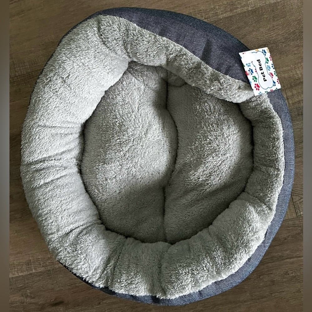 Plush & Comfy Bed For Your Fur Baby!!